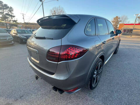 2014 Porsche Cayenne GTS