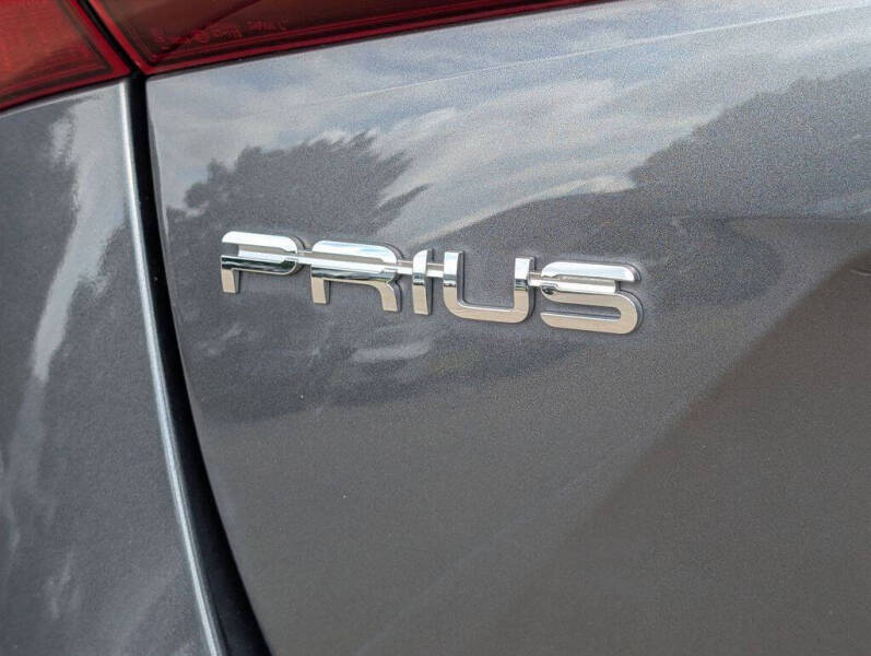2021 Toyota Prius LE