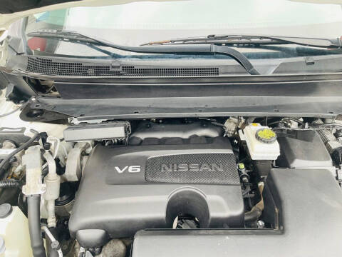 2017 Nissan Pathfinder SV