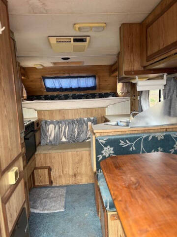 1991 Cascade 10 Ft Truck Camper