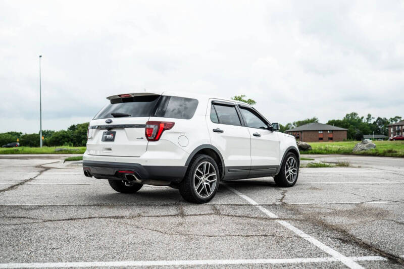 2017 Ford Explorer Sport