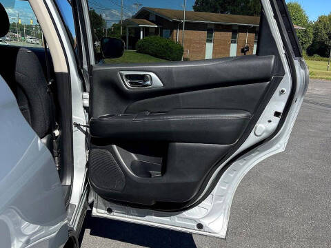 2019 Nissan Pathfinder SV