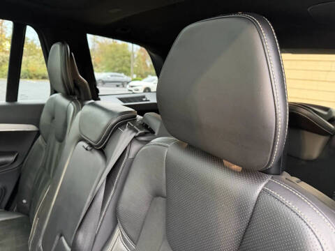 2017 Volvo XC90 T6 R-Design