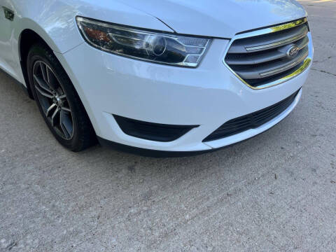 2018 Ford Taurus SE