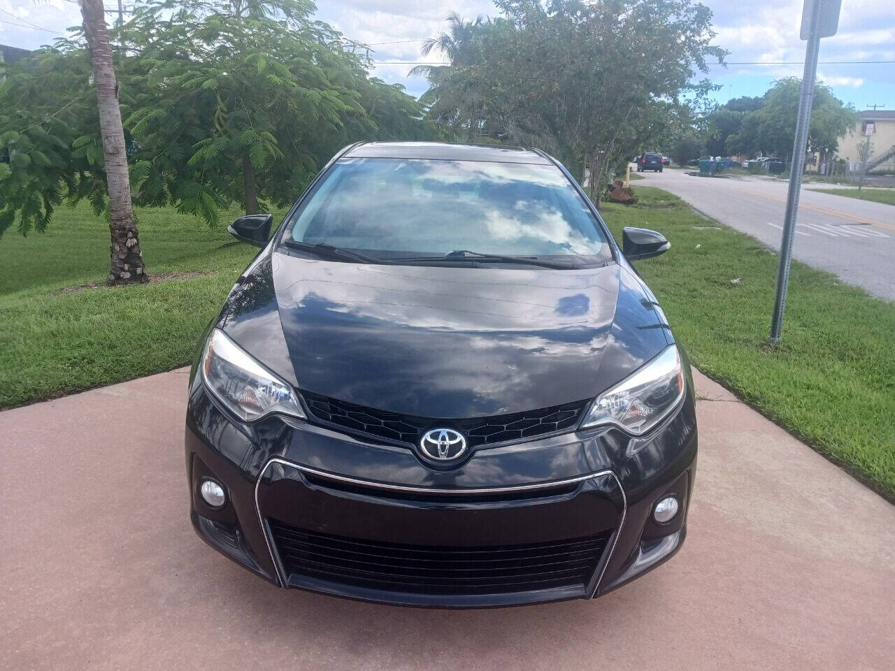 2016 TOYOTA Corolla Sedan - $11,999