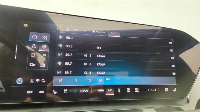 2025 Audi Q6 e-tron quattro Premium Plus