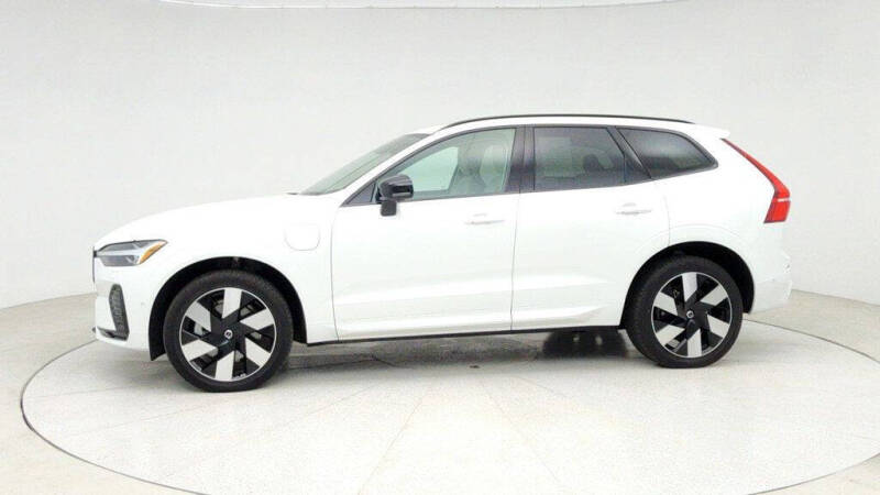 2024 Volvo XC60 Recharge T8 Plus Dark Theme