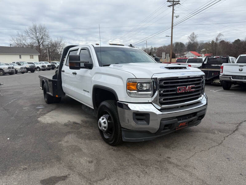 2018 GMC Sierra 3500 Chassis Cab Base photo 4