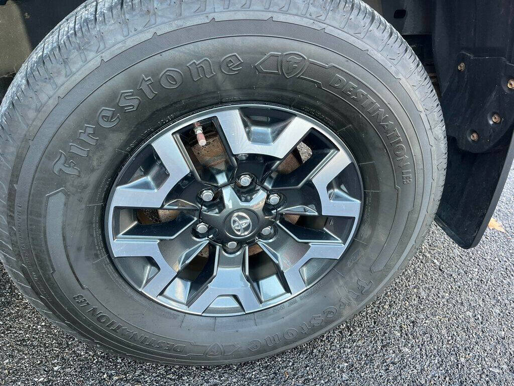 2018 Toyota Tacoma 12