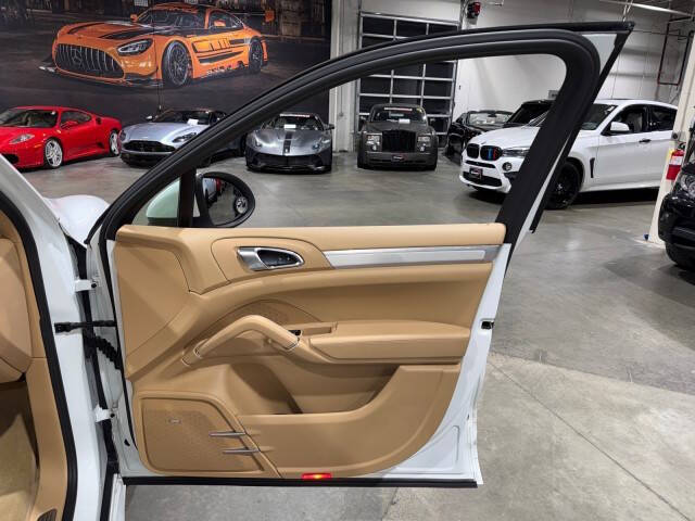 2013 Porsche Cayenne GTS