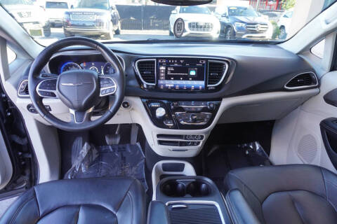 2022 Chrysler Pacifica Touring L