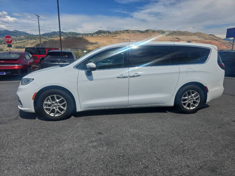 2023 Chrysler Pacifica Touring L