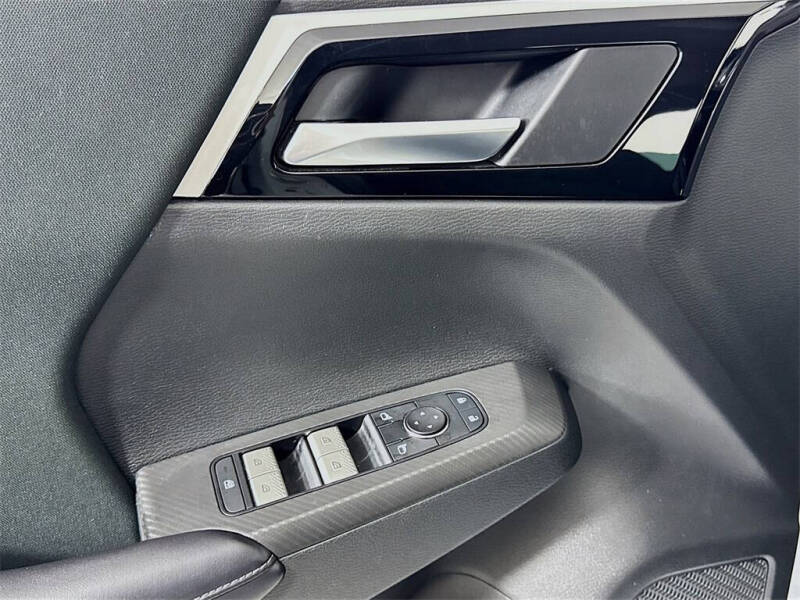 2023 Mitsubishi Outlander ES