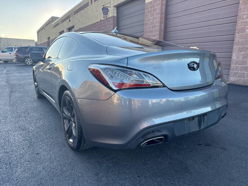 2010 Hyundai Genesis Coupe 2.0T Premium