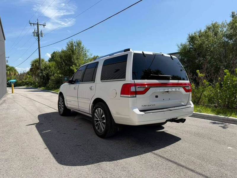 2017 Lincoln Navigator Select