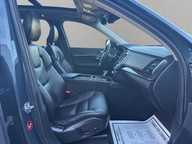 2018 Volvo XC90 T6 Momentum