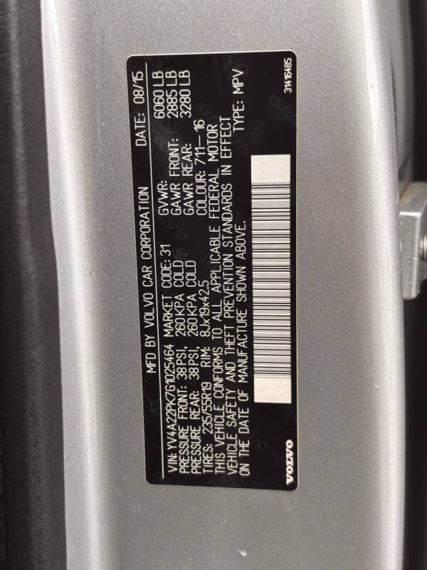 2016 Volvo XC90 T6 Momentum