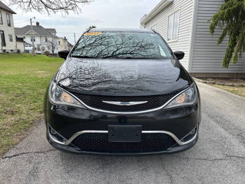 2017 Chrysler Pacifica Touring Plus
