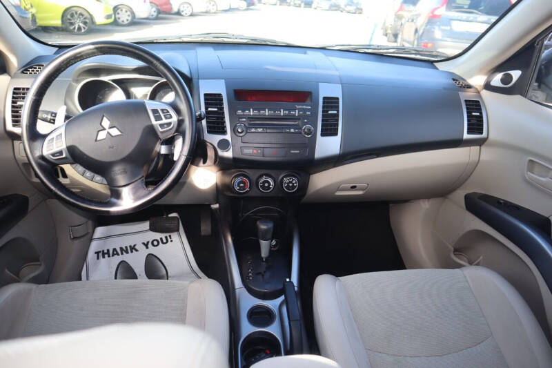 2008 Mitsubishi Outlander SE
