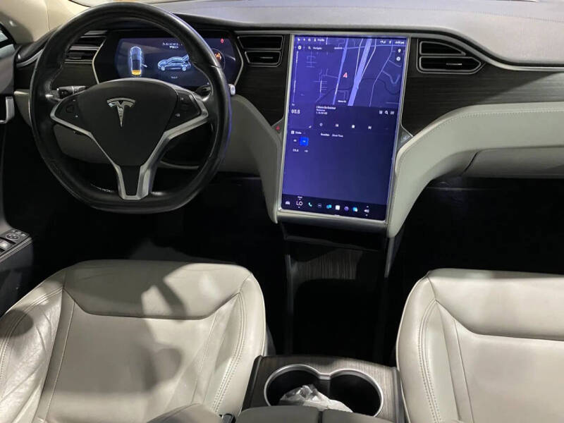 2015 Tesla Model S 70D