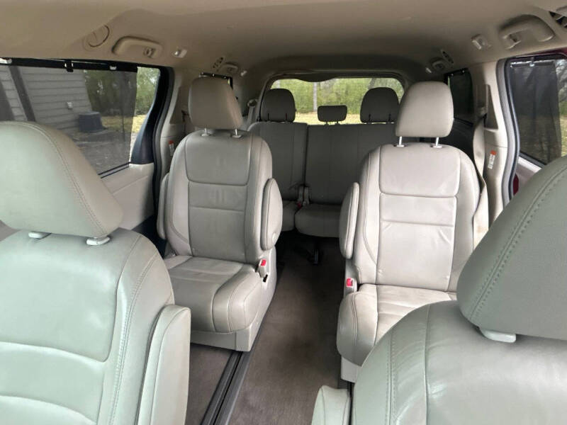 2017 Toyota Sienna XLE 7-Passenger