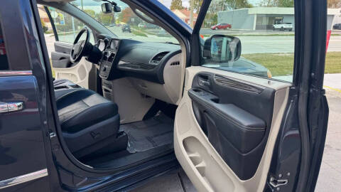 2013 Chrysler Town and Country Touring-L