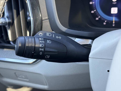 2024 Volvo S60 B5 Ultimate Dark Theme