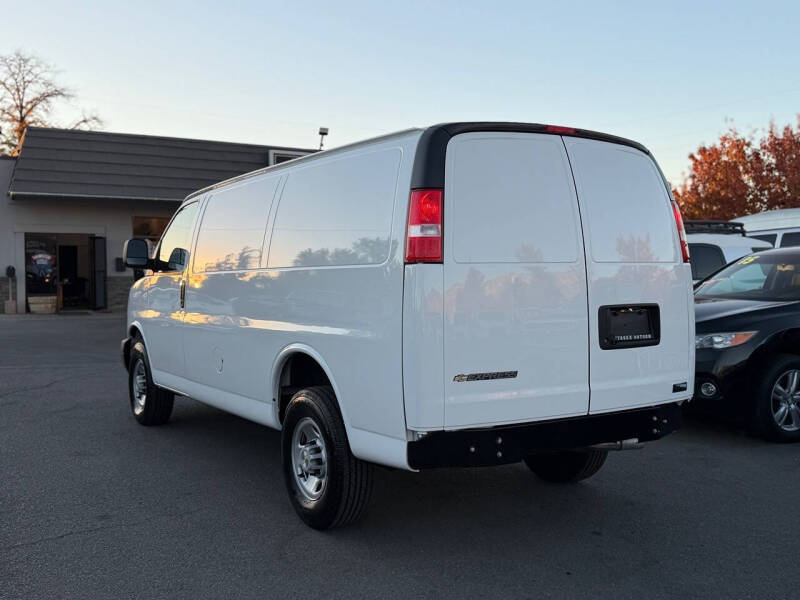 2022 Chevrolet Express 2500