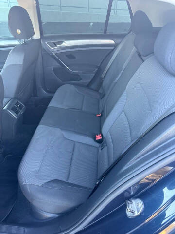 2017 Volkswagen Golf TSI S