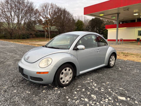 2010 Volkswagen New Beetle for sale at A & A AUTOLAND in Woodstock GA