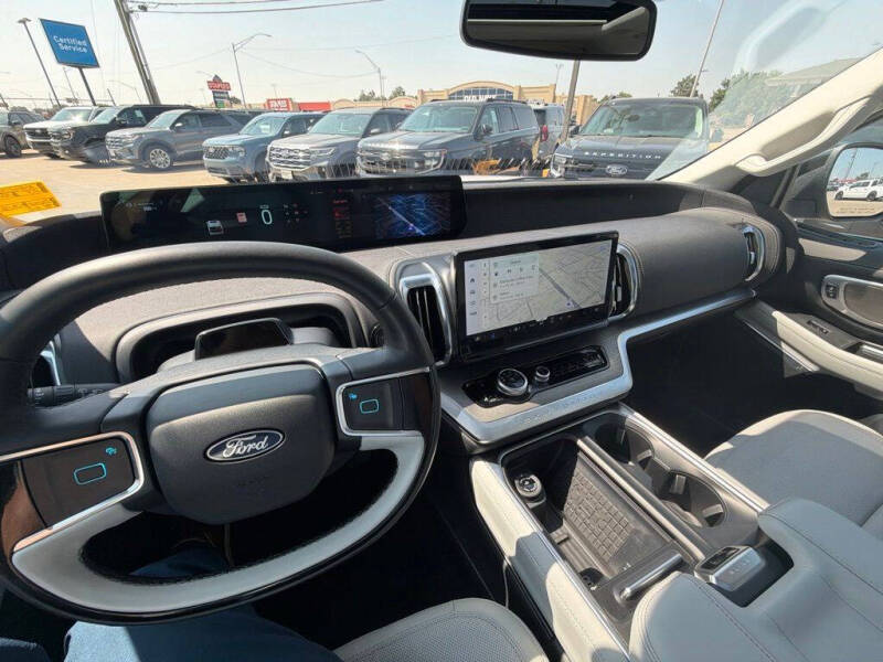 2025 Ford Expedition MAX Platinum