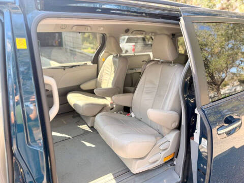 2011 Toyota Sienna XLE 8-Passenger