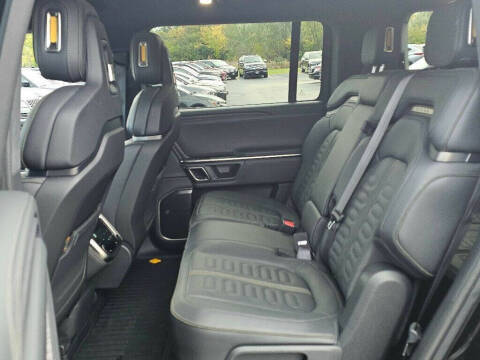 2023 Rivian R1S Adventure