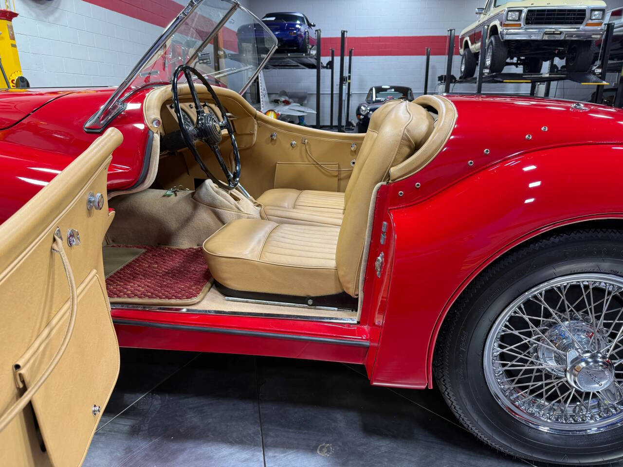 1956 Jaguar XK 140 Roadster 27