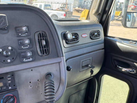 2013 Peterbilt 387