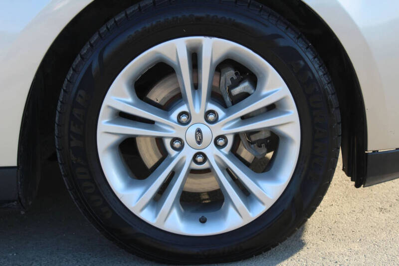 2017 Ford Taurus SEL