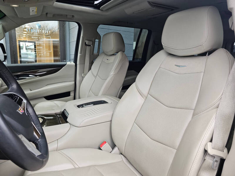 2018 Cadillac Escalade ESV Premium Luxury