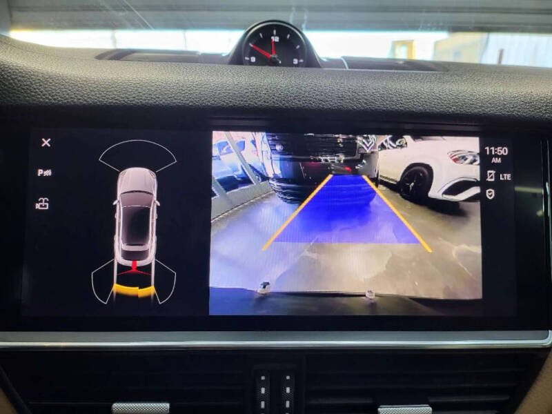 2023 Porsche Cayenne Coupe Platinum Edition