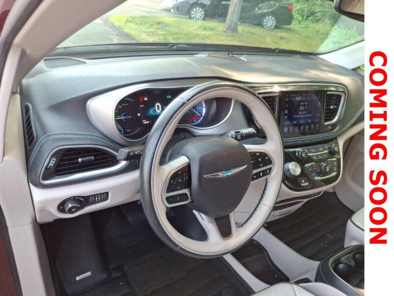 2017 Chrysler Pacifica Hybrid Platinum