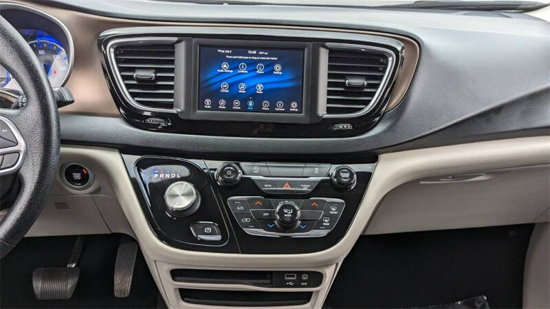 2020 Chrysler Voyager LXi