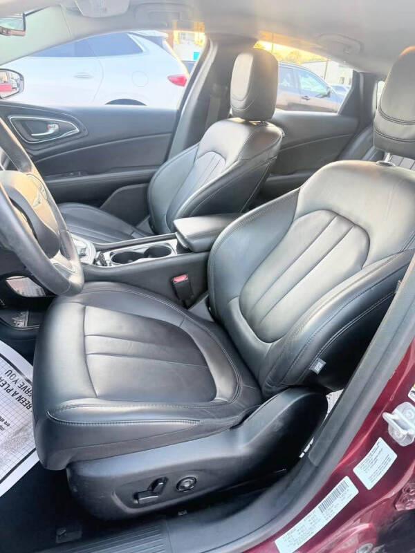 2016 Chrysler 200 C