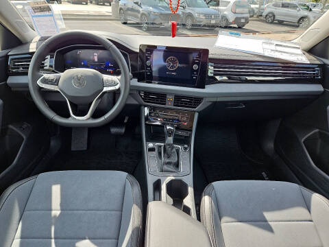 2025 Volkswagen Jetta SE