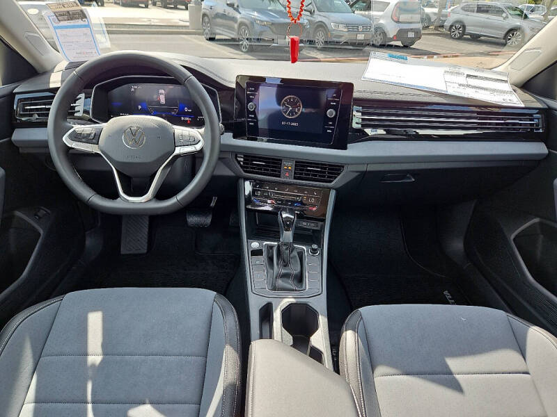 2025 Volkswagen Jetta SE