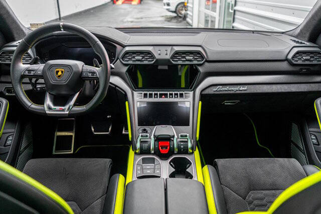 2021 Lamborghini Urus 34