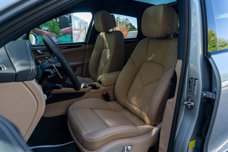 2026 Porsche Macan T