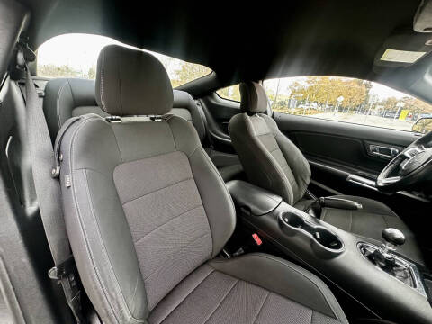 2016 Ford Mustang V6