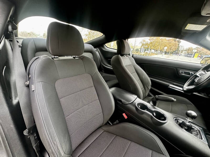 2016 Ford Mustang V6