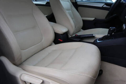 2013 Volkswagen Jetta Hybrid SEL Premium