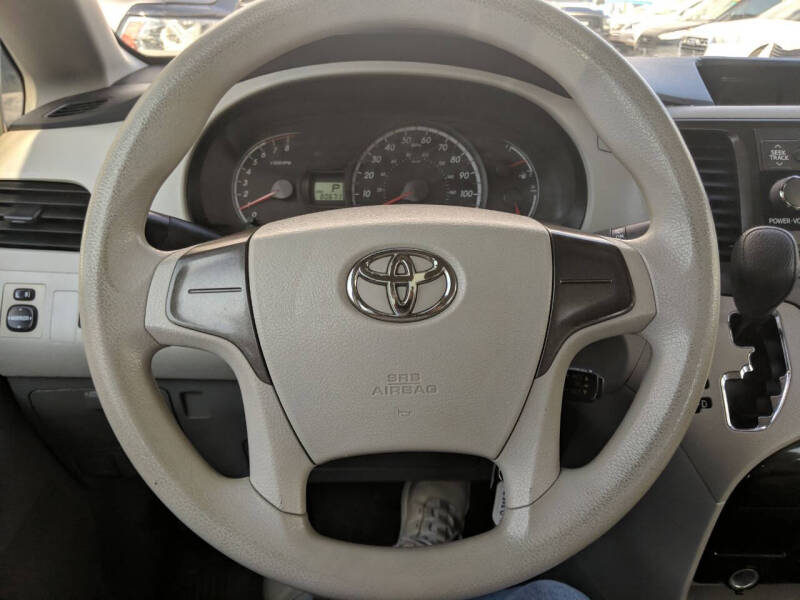 2014 Toyota Sienna L 7-Passenger