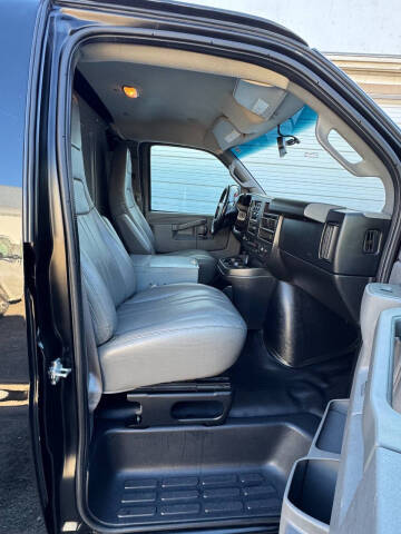 2017 Chevrolet Express 2500